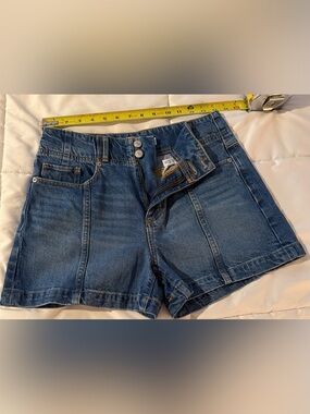 LOFT DOUBLE BUTTON SEAMED DENIM SHORTS SIZE 25/0